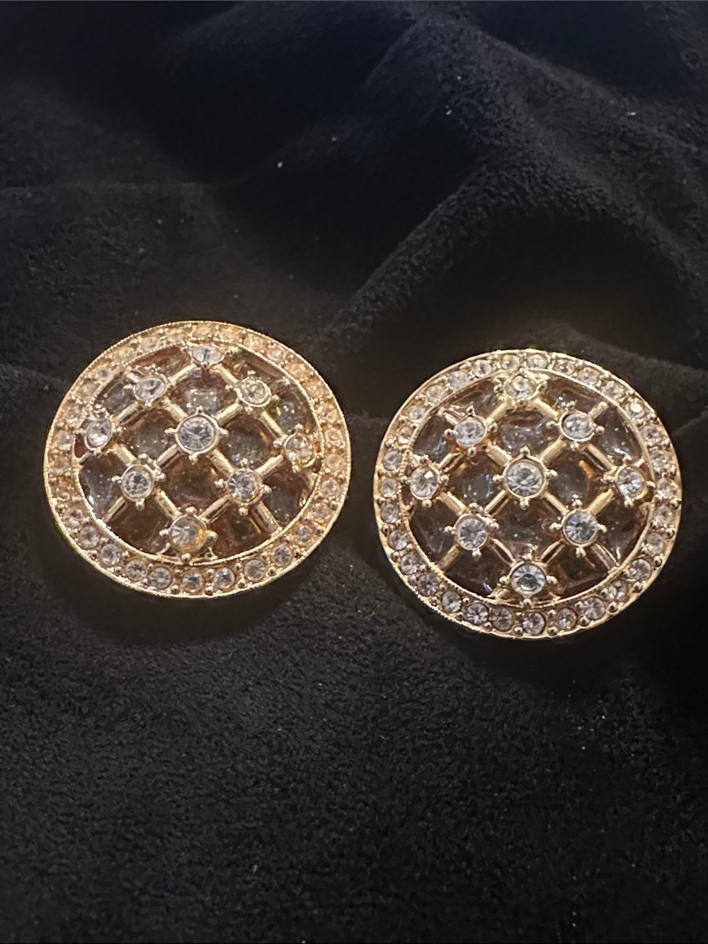 (K)Vintage St. John Gold-Tone Round Lattice Crystal Clip On Earrings